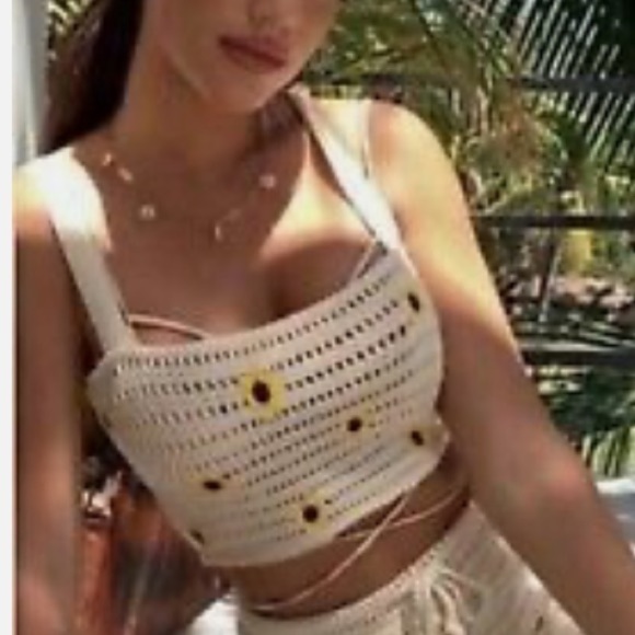 ZARA Crocheted Embroidered  Top Bloggers Favourite flower daisy size M - Picture 3 of 10